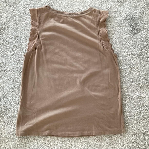 Banana Republic Lace Trimmed Tank - Picture 3 of 4